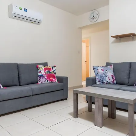 Euro Carissa Flat 101 דירה